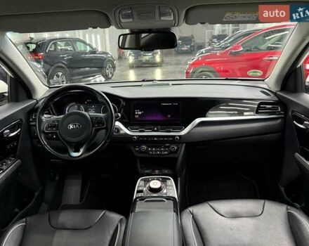 Синій Кіа Niro, об'ємом двигуна 0 л та пробігом 90 тис. км за 19989 $, фото 20 на Automoto.ua