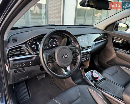 Синий Киа Niro, объемом двигателя 0 л и пробегом 130 тыс. км за 18900 $, фото 79 на Automoto.ua