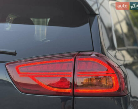 Синий Киа Niro, объемом двигателя 0 л и пробегом 130 тыс. км за 18900 $, фото 47 на Automoto.ua