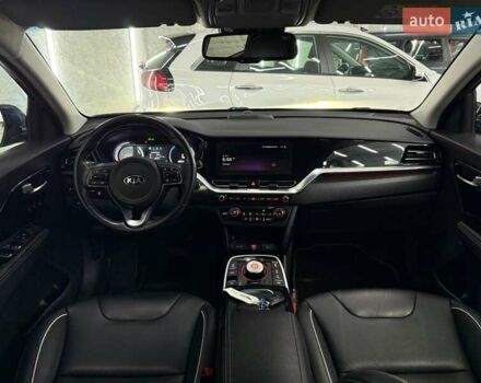 Синій Кіа Niro, об'ємом двигуна 0 л та пробігом 130 тис. км за 19071 $, фото 19 на Automoto.ua