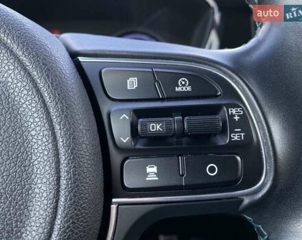 Синій Кіа Niro, об'ємом двигуна 0 л та пробігом 75 тис. км за 23900 $, фото 3 на Automoto.ua