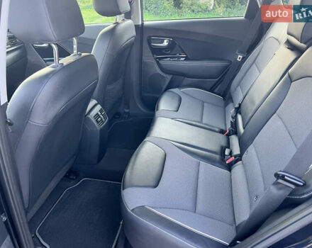Синій Кіа Niro, об'ємом двигуна 0 л та пробігом 112 тис. км за 19500 $, фото 45 на Automoto.ua