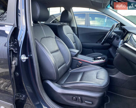 Синій Кіа Niro, об'ємом двигуна 0 л та пробігом 76 тис. км за 22900 $, фото 112 на Automoto.ua