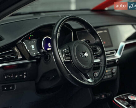 Синий Киа Niro, объемом двигателя 0 л и пробегом 135 тыс. км за 18999 $, фото 28 на Automoto.ua