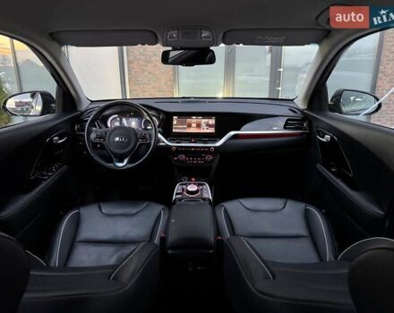 Синий Киа Niro, объемом двигателя 0 л и пробегом 90 тыс. км за 19999 $, фото 45 на Automoto.ua