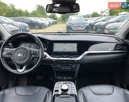 Синий Киа Niro, объемом двигателя 0 л и пробегом 119 тыс. км за 20800 $, фото 60 на Automoto.ua