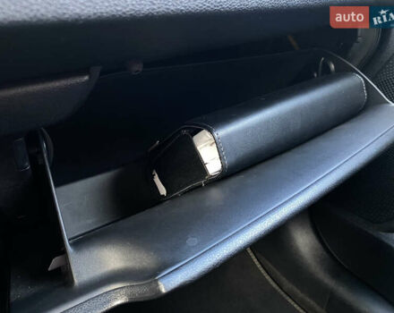 Синій Кіа Niro, об'ємом двигуна 0 л та пробігом 76 тис. км за 22900 $, фото 80 на Automoto.ua