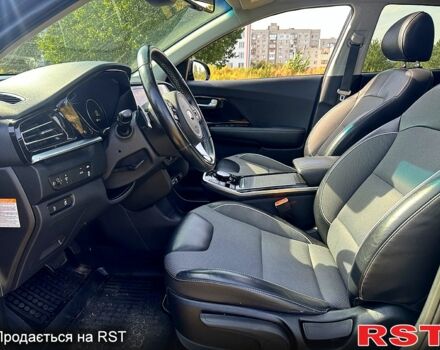 Киа Niro 2020 в Обухове на Automoto.ua Синий Киа Niro, объемом двигателя 0.15 л и пробегом 89 тыс. км за 18100 $, фото 4 на Automoto.ua