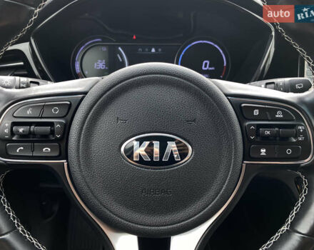 Синий Киа Niro, объемом двигателя 0 л и пробегом 119 тыс. км за 20800 $, фото 44 на Automoto.ua