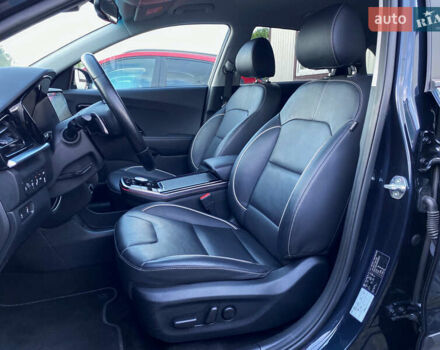 Синій Кіа Niro, об'ємом двигуна 0 л та пробігом 76 тис. км за 22900 $, фото 40 на Automoto.ua