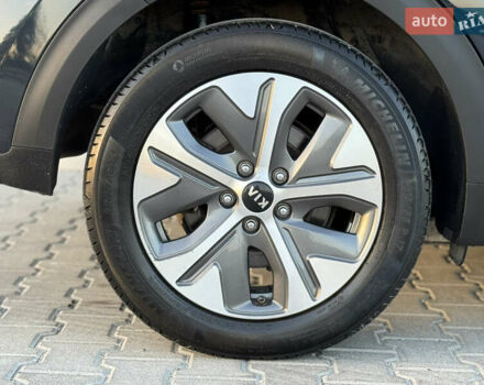 Синий Киа Niro, объемом двигателя 0 л и пробегом 130 тыс. км за 18900 $, фото 51 на Automoto.ua