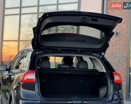 Синий Киа Niro, объемом двигателя 0 л и пробегом 142 тыс. км за 17500 $, фото 37 на Automoto.ua