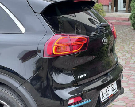 Синій Кіа Niro, об'ємом двигуна 0 л та пробігом 107 тис. км за 19200 $, фото 11 на Automoto.ua