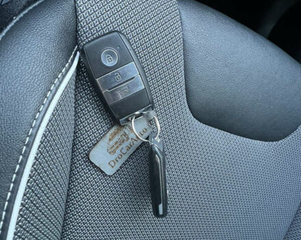 Синий Киа Niro, объемом двигателя 0 л и пробегом 92 тыс. км за 18799 $, фото 42 на Automoto.ua