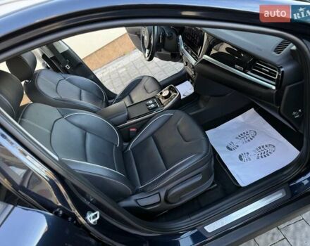 Синий Киа Niro, объемом двигателя 0 л и пробегом 78 тыс. км за 20950 $, фото 95 на Automoto.ua