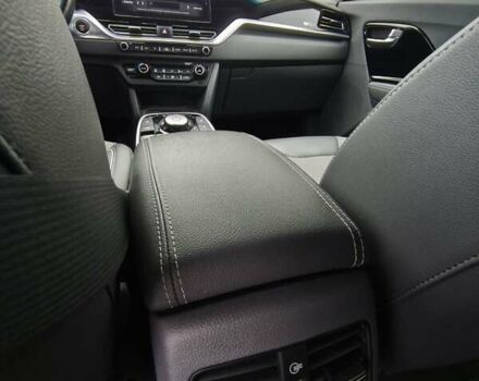 Синій Кіа Niro, об'ємом двигуна 0 л та пробігом 150 тис. км за 18000 $, фото 38 на Automoto.ua