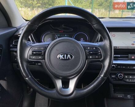 Синій Кіа Niro, об'ємом двигуна 0 л та пробігом 97 тис. км за 21950 $, фото 34 на Automoto.ua