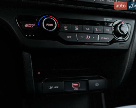 Синий Киа Niro, объемом двигателя 0 л и пробегом 130 тыс. км за 18900 $, фото 99 на Automoto.ua