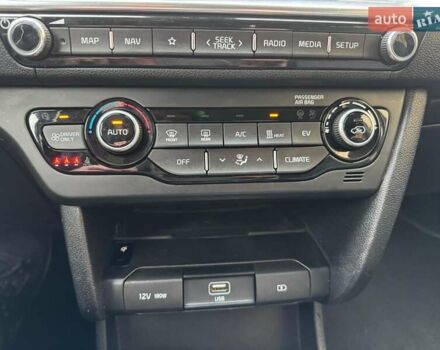 Синий Киа Niro, объемом двигателя 0 л и пробегом 155 тыс. км за 19900 $, фото 27 на Automoto.ua