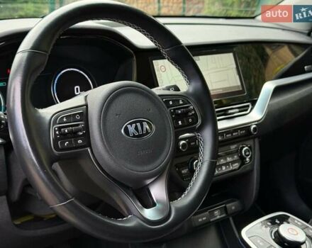 Киа Niro 2020 в Житомире на Automoto.ua Синий Киа Niro, объемом двигателя 0 л и пробегом 127 тыс. км за 19950 $, фото 19 на Automoto.ua