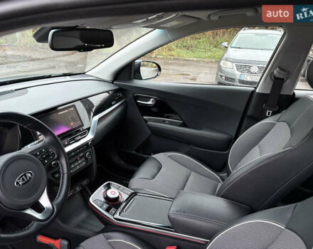 Синий Киа Niro, объемом двигателя 0 л и пробегом 125 тыс. км за 19600 $, фото 31 на Automoto.ua