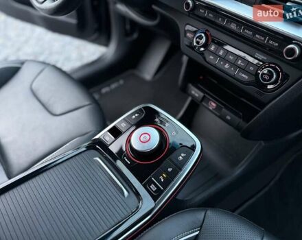 Синій Кіа Niro, об'ємом двигуна 0 л та пробігом 81 тис. км за 19350 $, фото 80 на Automoto.ua