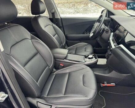 Синій Кіа Niro, об'ємом двигуна 0 л та пробігом 134 тис. км за 19300 $, фото 20 на Automoto.ua