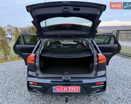 Синій Кіа Niro, об'ємом двигуна 0 л та пробігом 81 тис. км за 19350 $, фото 94 на Automoto.ua