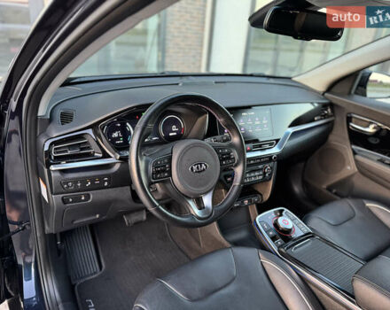 Синий Киа Niro, объемом двигателя 0 л и пробегом 130 тыс. км за 18900 $, фото 78 на Automoto.ua