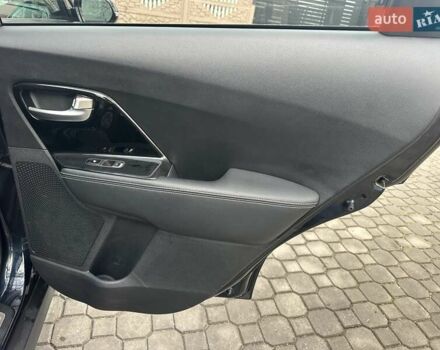 Синій Кіа Niro, об'ємом двигуна 0 л та пробігом 170 тис. км за 18300 $, фото 13 на Automoto.ua