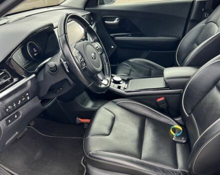 Киа Niro 2020 в Ровно на Automoto.ua Синий Киа Niro, объемом двигателя 0 л и пробегом 143 тыс. км за 18250 $, фото 5 на Automoto.ua