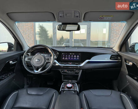 Синий Киа Niro, объемом двигателя 0 л и пробегом 130 тыс. км за 18900 $, фото 58 на Automoto.ua