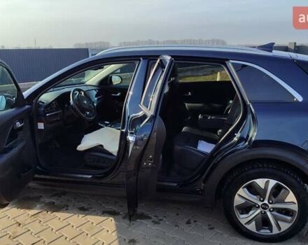 Синий Киа Niro, объемом двигателя 0 л и пробегом 104 тыс. км за 20800 $, фото 4 на Automoto.ua