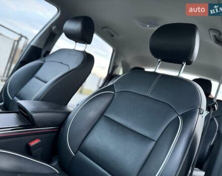 Синій Кіа Niro, об'ємом двигуна 0 л та пробігом 81 тис. км за 19350 $, фото 63 на Automoto.ua