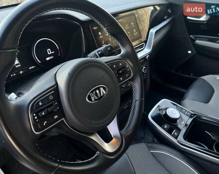 Синій Кіа Niro, об'ємом двигуна 0 л та пробігом 84 тис. км за 18500 $, фото 18 на Automoto.ua