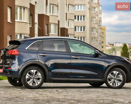 Синий Киа Niro, объемом двигателя 0 л и пробегом 131 тыс. км за 19500 $, фото 4 на Automoto.ua