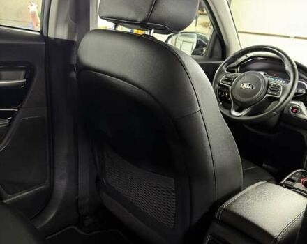 Синій Кіа Niro, об'ємом двигуна 0 л та пробігом 144 тис. км за 18799 $, фото 48 на Automoto.ua