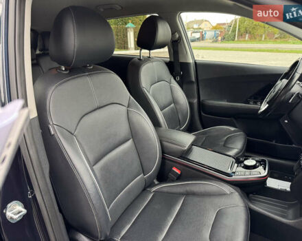 Синий Киа Niro, объемом двигателя 0 л и пробегом 156 тыс. км за 18800 $, фото 67 на Automoto.ua