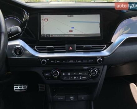 Синій Кіа Niro, об'ємом двигуна 0 л та пробігом 97 тис. км за 21950 $, фото 46 на Automoto.ua