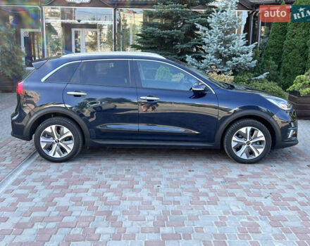 Синий Киа Niro, объемом двигателя 0 л и пробегом 112 тыс. км за 20800 $, фото 3 на Automoto.ua