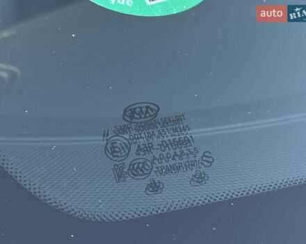 Синий Киа Niro, объемом двигателя 0 л и пробегом 130 тыс. км за 18900 $, фото 53 на Automoto.ua
