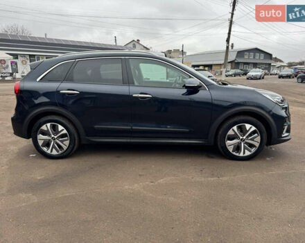 Синий Киа Niro, объемом двигателя 0 л и пробегом 125 тыс. км за 18500 $, фото 3 на Automoto.ua