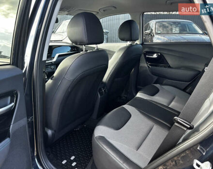 Синий Киа Niro, объемом двигателя 0 л и пробегом 76 тыс. км за 19999 $, фото 30 на Automoto.ua