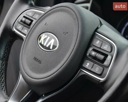 Киа Niro 2020 в Дрогобыче на Automoto.ua Синий Киа Niro, объемом двигателя 0 л и пробегом 81 тыс. км за 19550 $, фото 64 на Automoto.ua