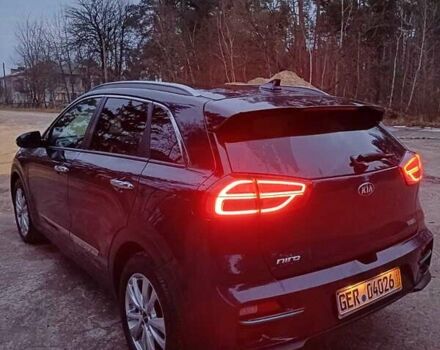 Синій Кіа Niro, об'ємом двигуна 0 л та пробігом 157 тис. км за 17800 $, фото 8 на Automoto.ua