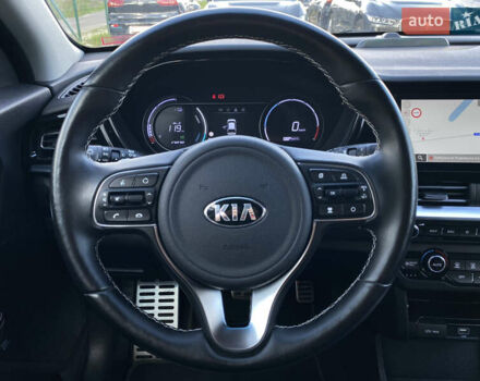 Синій Кіа Niro, об'ємом двигуна 0 л та пробігом 76 тис. км за 22900 $, фото 45 на Automoto.ua