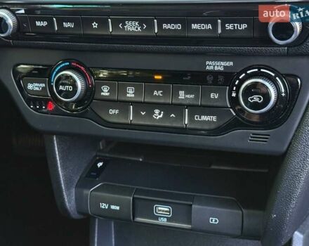 Киа Niro 2020 в Житомире на Automoto.ua Синий Киа Niro, объемом двигателя 0 л и пробегом 127 тыс. км за 19950 $, фото 20 на Automoto.ua