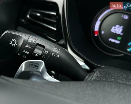 Киа Niro 2020 в Львове на Automoto.ua Синий Киа Niro, объемом двигателя 0 л и пробегом 117 тыс. км за 19900 $, фото 50 на Automoto.ua