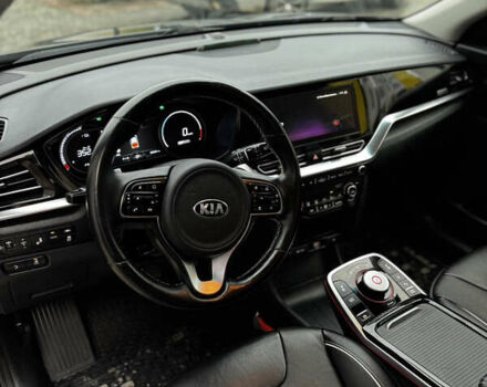 Синій Кіа Niro, об'ємом двигуна 0 л та пробігом 93 тис. км за 19999 $, фото 45 на Automoto.ua