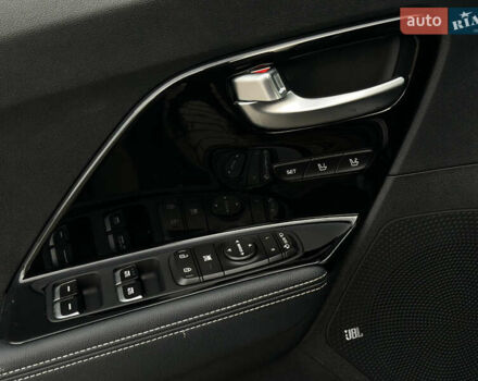 Синій Кіа Niro, об'ємом двигуна 0 л та пробігом 130 тис. км за 18990 $, фото 35 на Automoto.ua